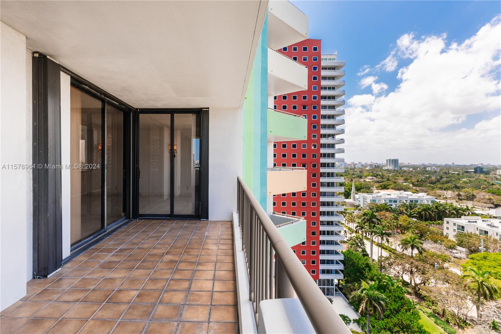 VILLA REGINA CONDO - Residential