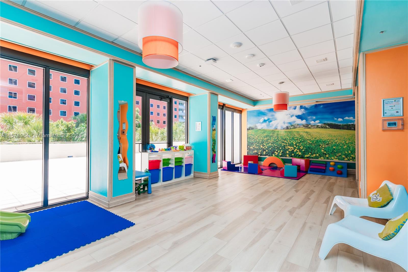 VILLA REGINA CONDO - Residential