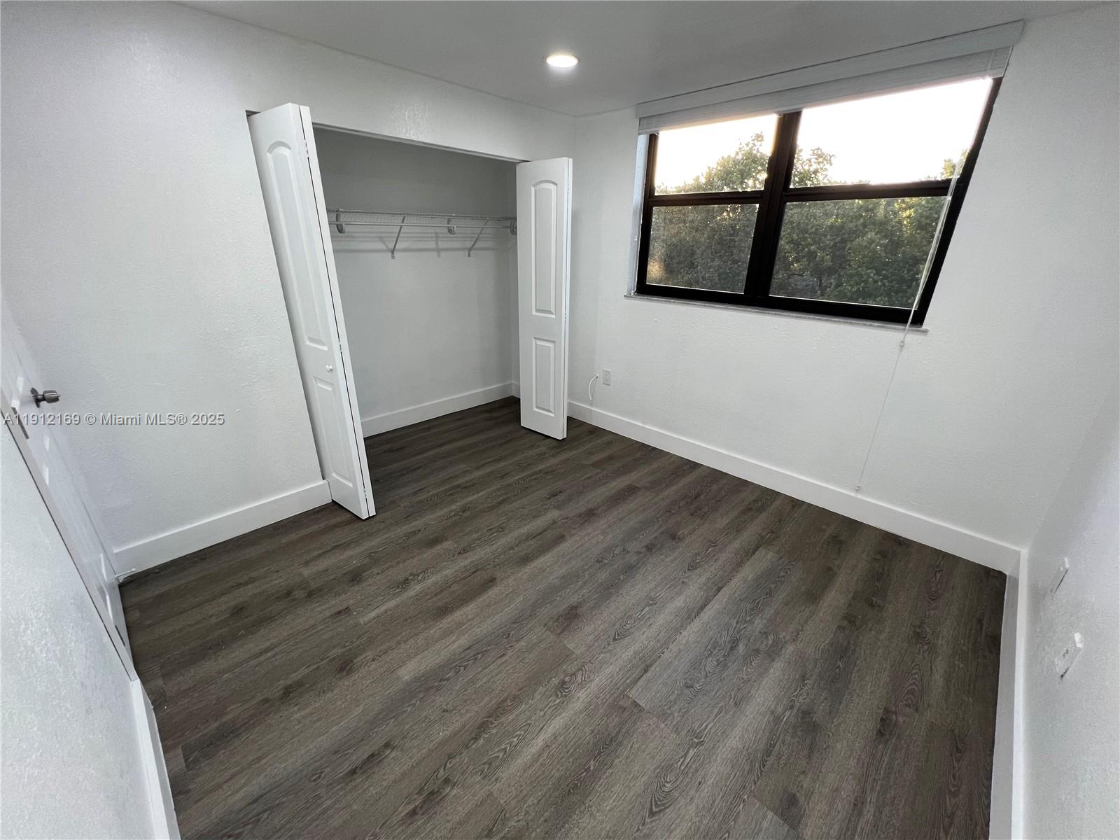 PEPPERMILL KENDALE LKS W - Residential Lease