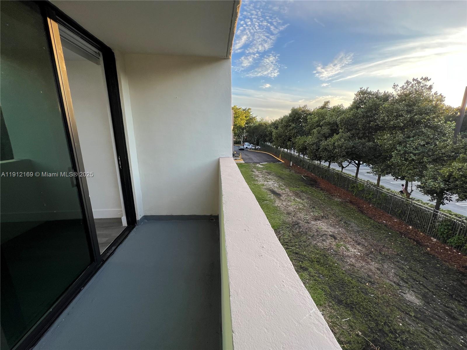 PEPPERMILL KENDALE LKS W - Residential Lease