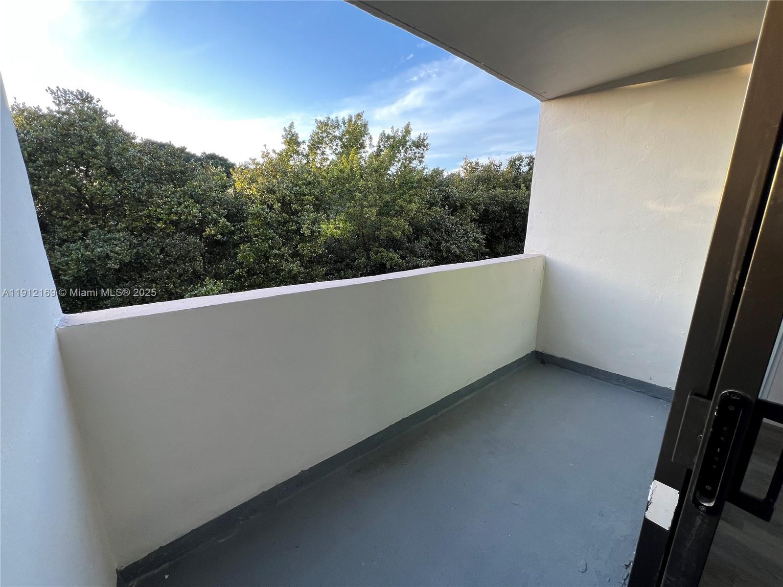 PEPPERMILL KENDALE LKS W - Residential Lease