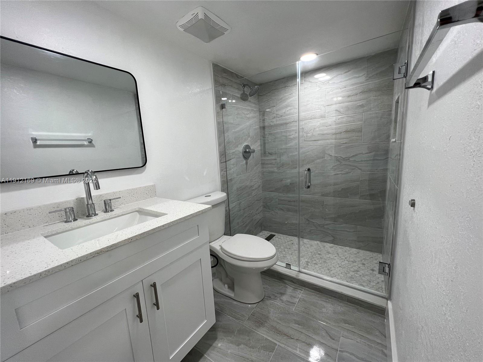 PEPPERMILL KENDALE LKS W - Residential Lease