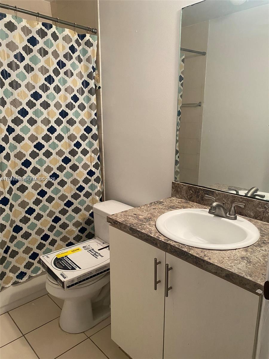 CORAL REEF CENTER REP - Residential Lease