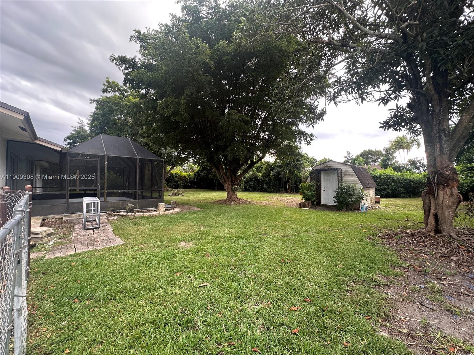 HERITAGE TRAILS FOUR - Residential Lease