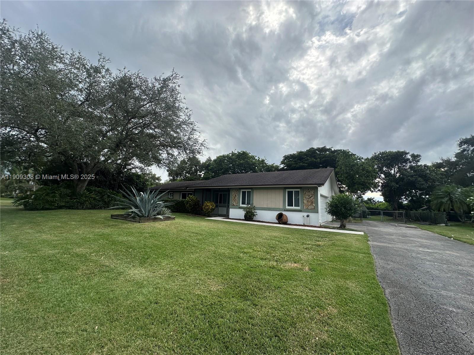 HERITAGE TRAILS FOUR - Residential Lease