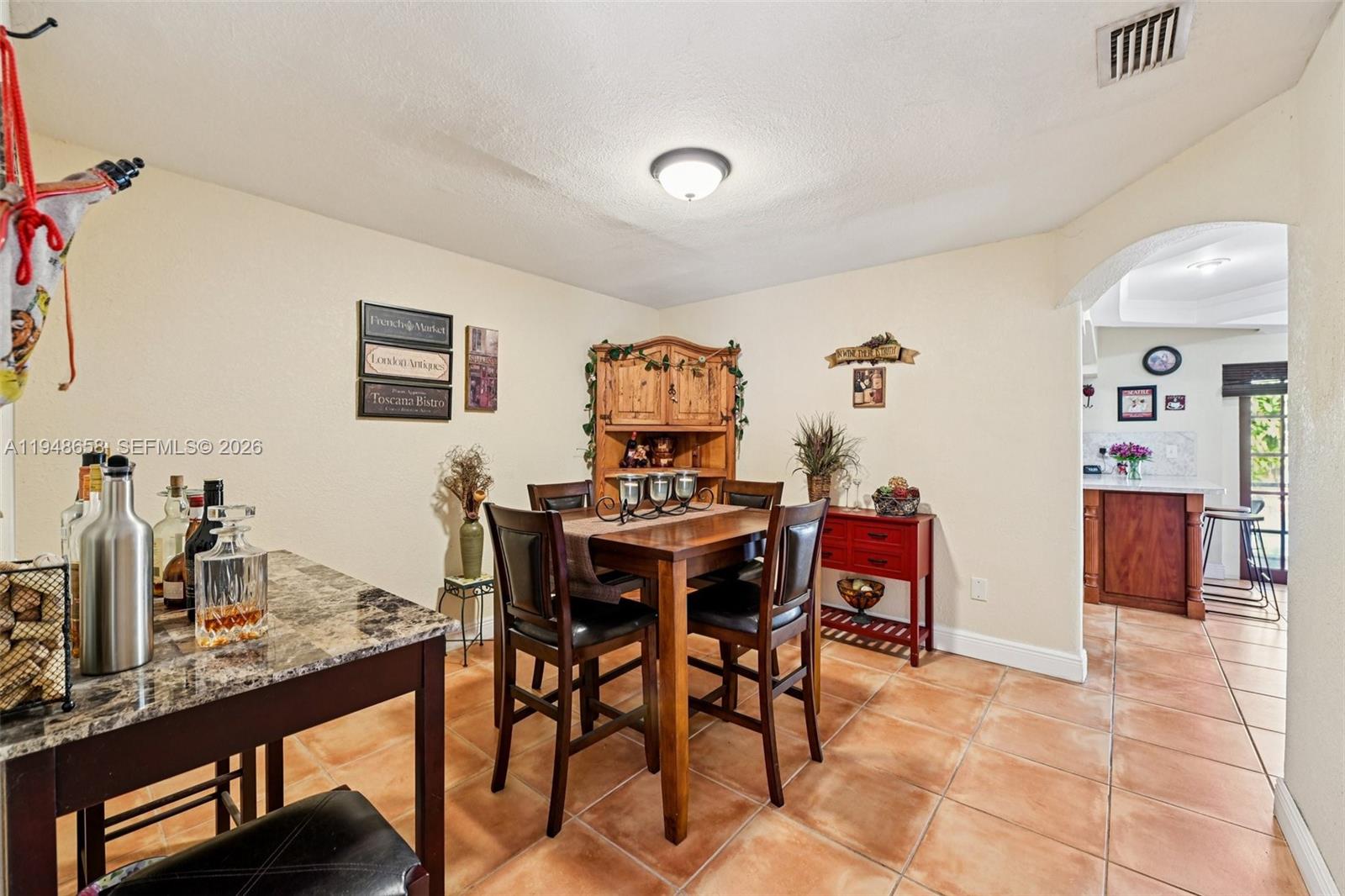 LAS PALMAS CONDO 2/7 - Residential