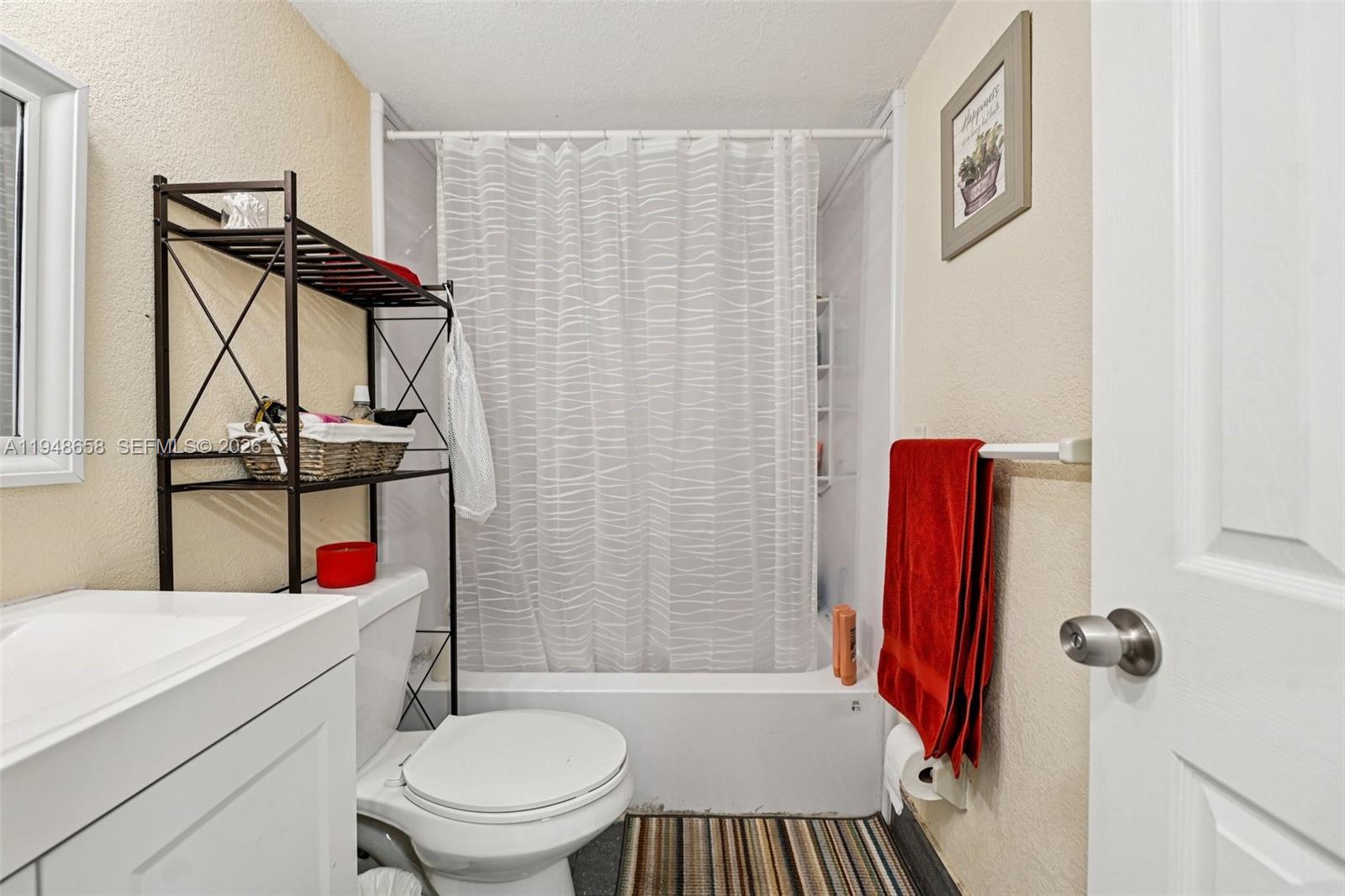 LAS PALMAS CONDO 2/7 - Residential