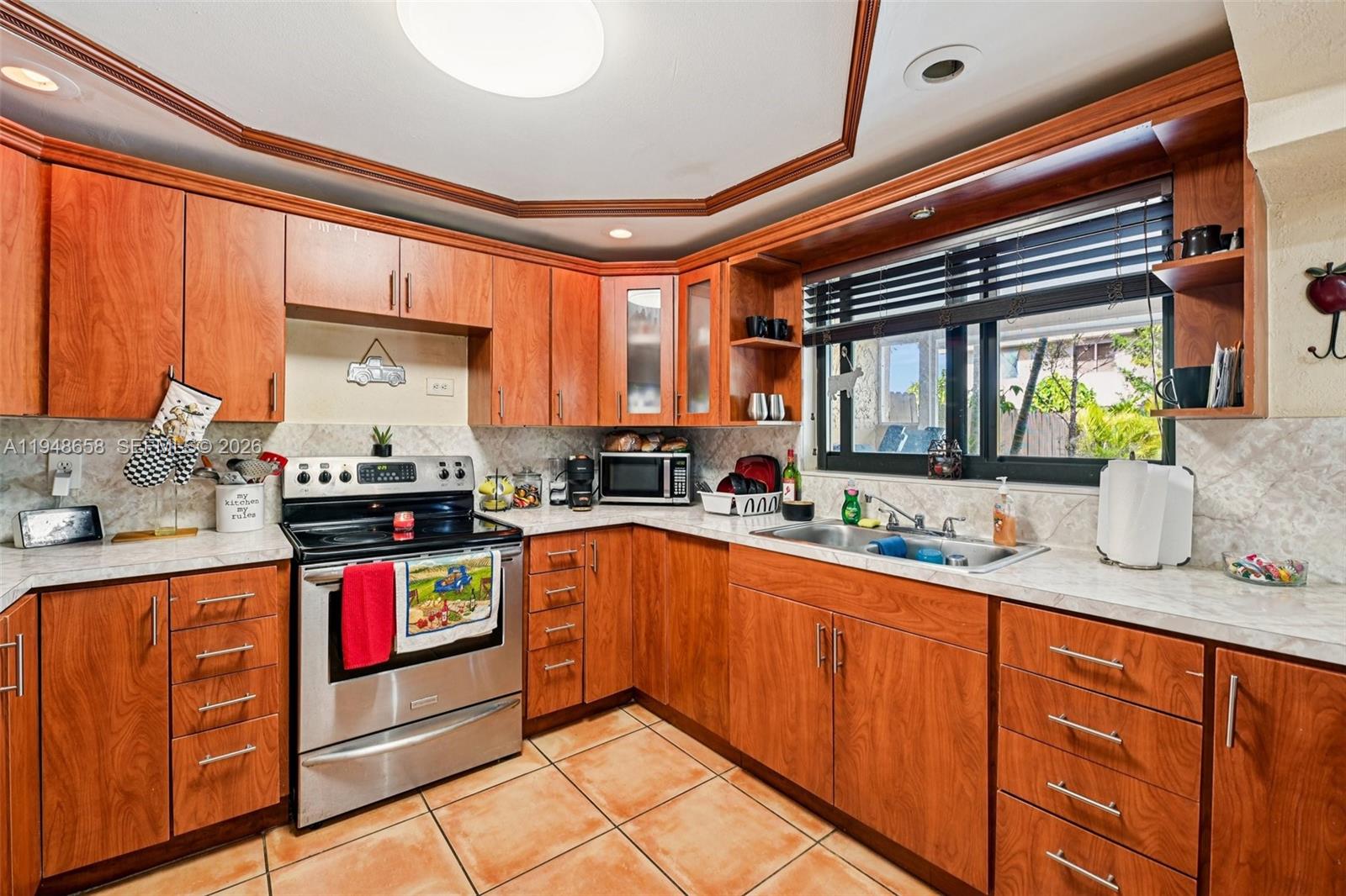 LAS PALMAS CONDO 2/7 - Residential