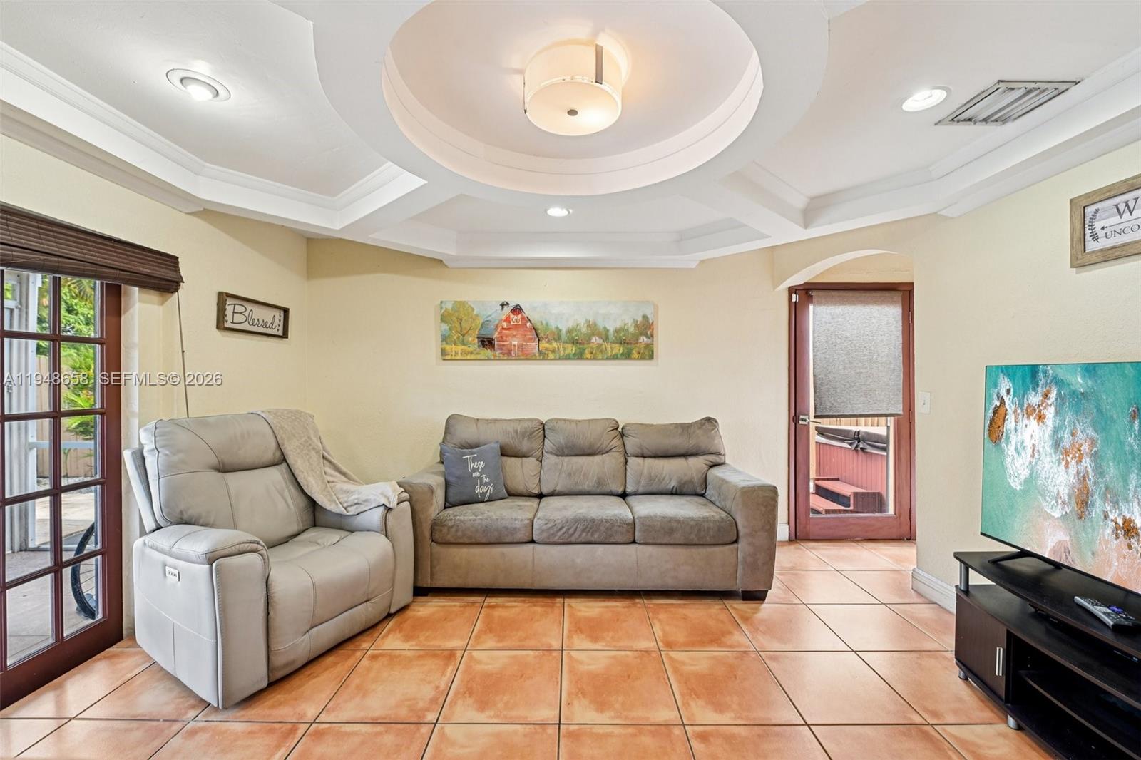 LAS PALMAS CONDO 2/7 - Residential