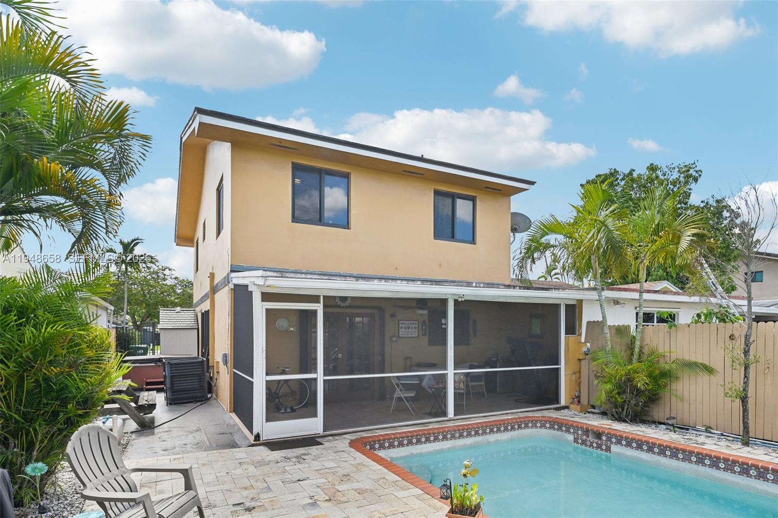 LAS PALMAS CONDO 2/7 - Residential