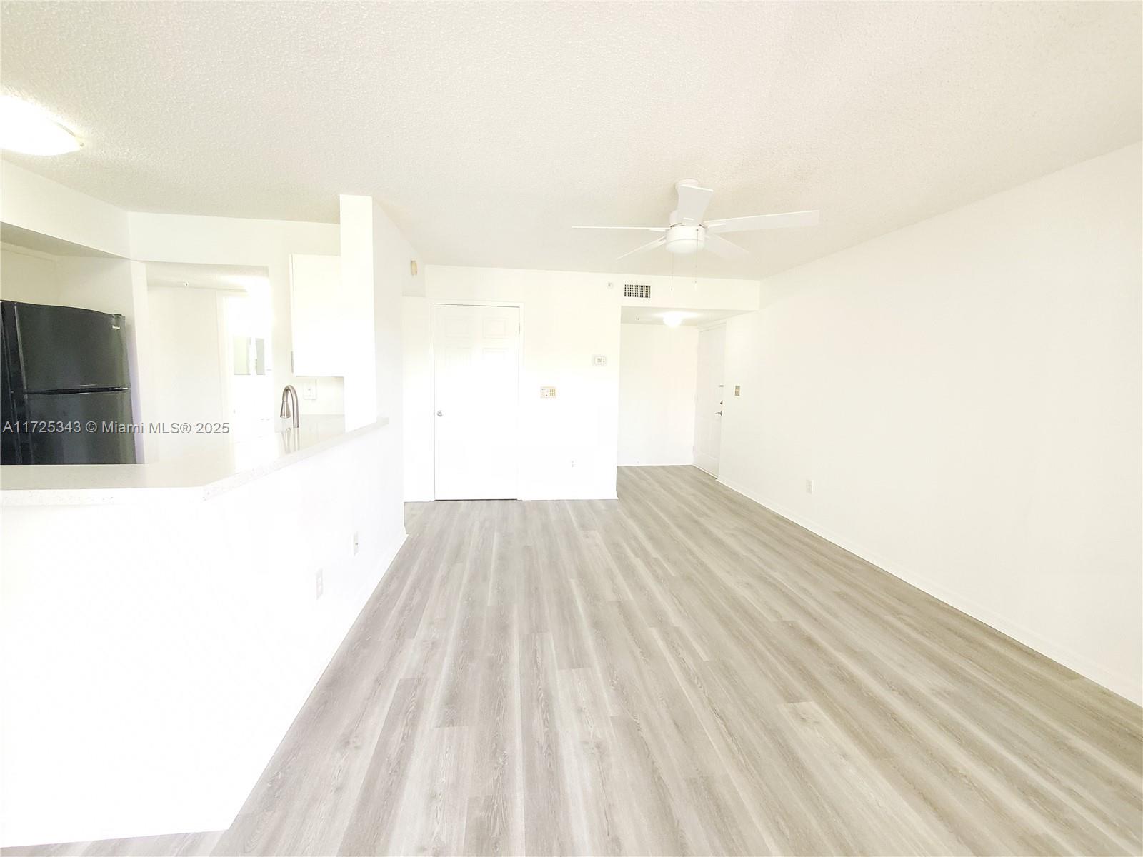 ROYAL GRAND CONDO - Residential