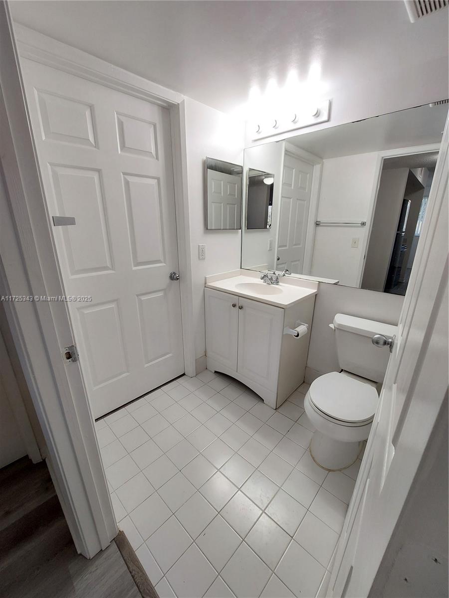 ROYAL GRAND CONDO - Residential