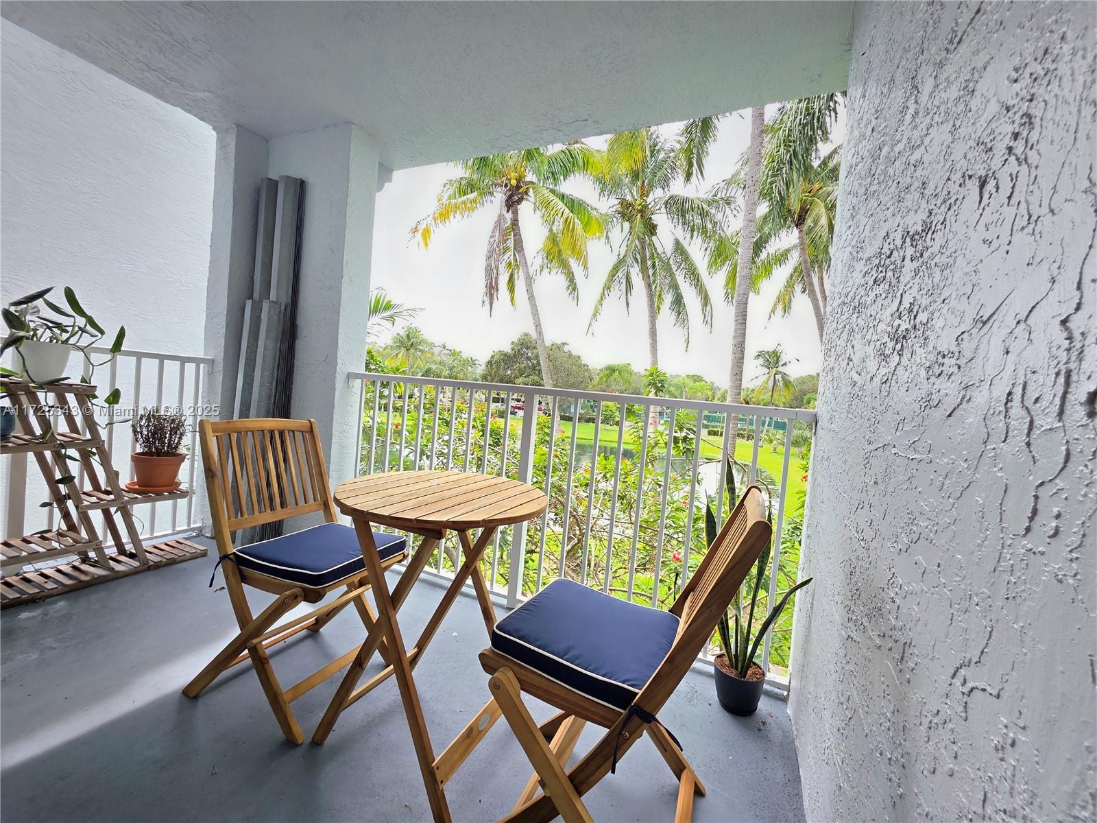 ROYAL GRAND CONDO - Residential