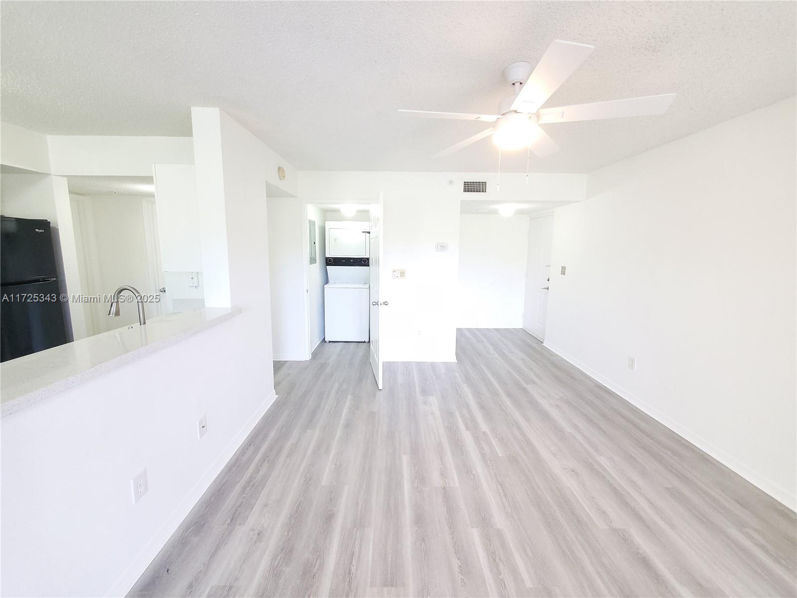 ROYAL GRAND CONDO - Residential