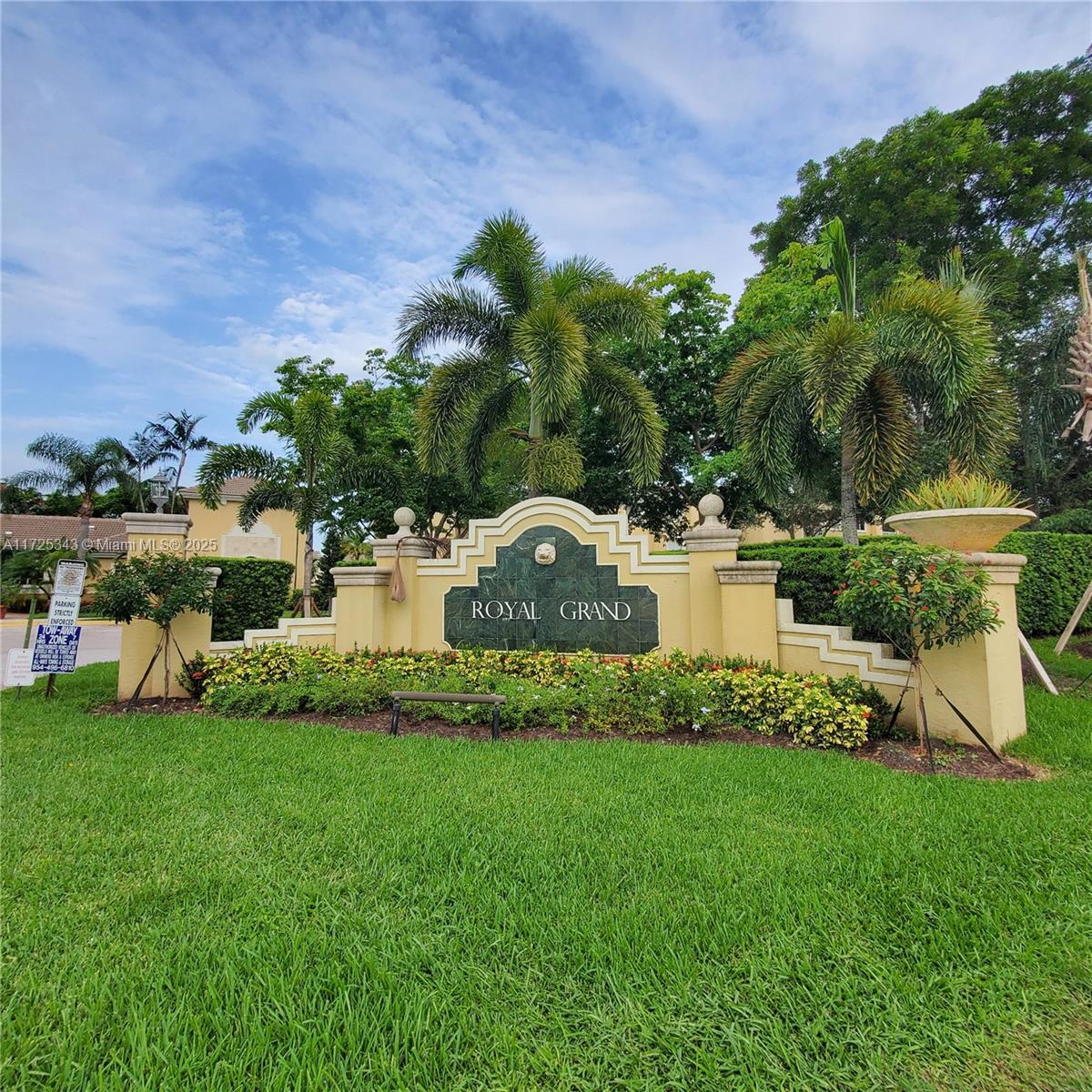 ROYAL GRAND CONDO - Residential