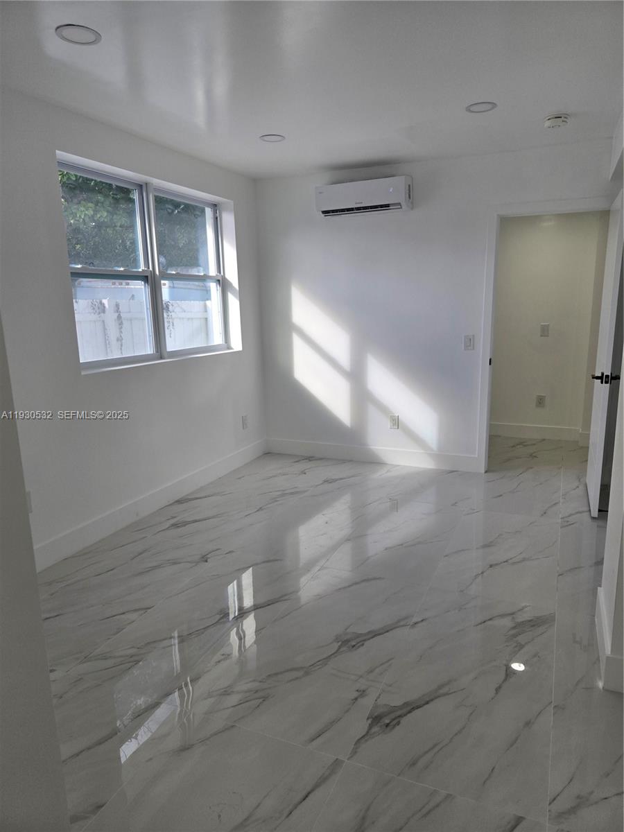 POINCIANNA MANOR SEC 4 - Residential Lease