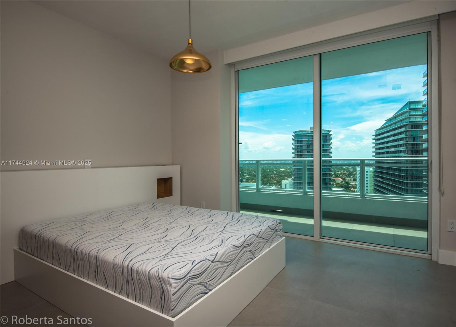 THE BOND - Residential