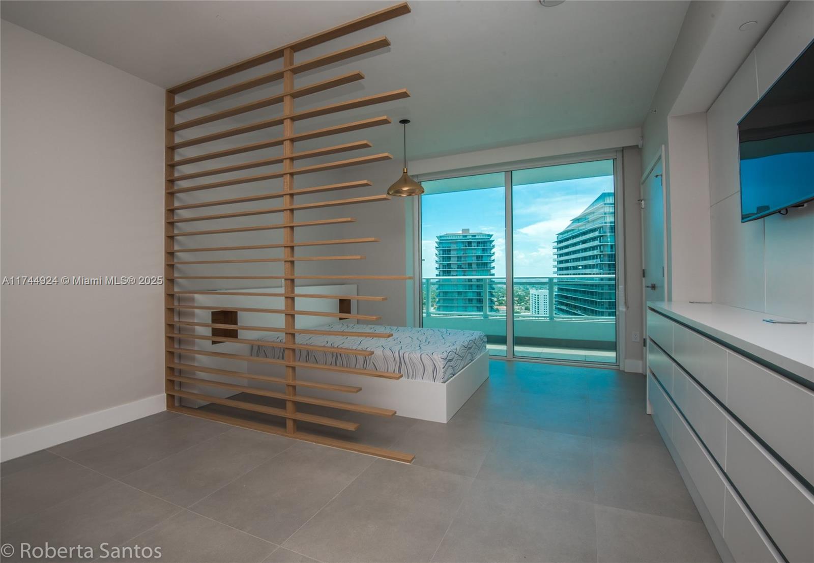 THE BOND - Residential