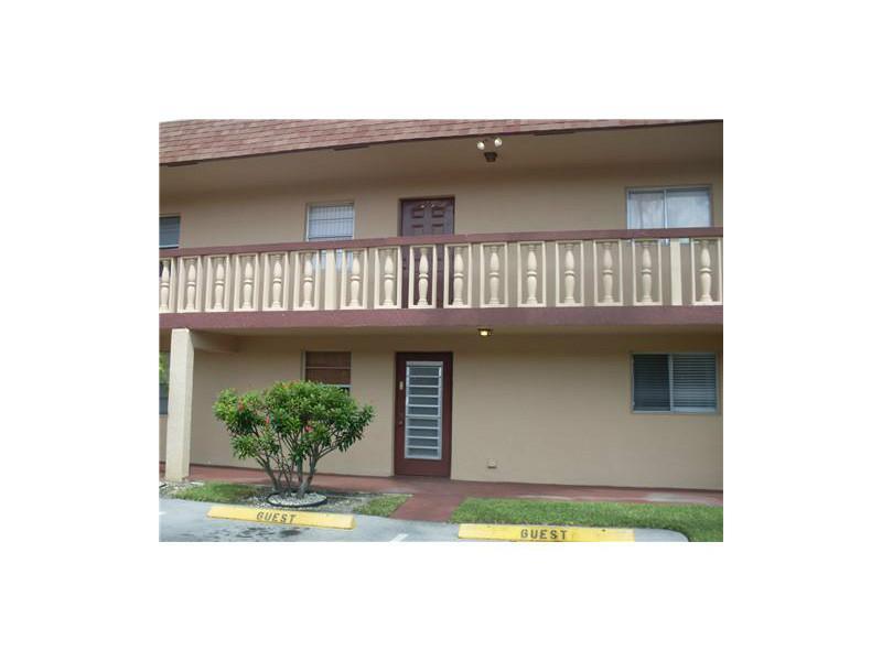 NICE CONDO FOR RENT IN BOCA RATON, GREAT LOCATION QUIET NEIGHBORHOOD. GREAT SCHOOLS. SELLER IS REMOVING CARPET AND INSTALING TITLE. SELLER IS REMOVING CARPET AND INSTALING TITLE