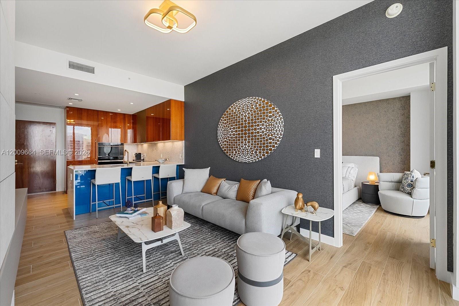 2678 Tigertail Ave 1703