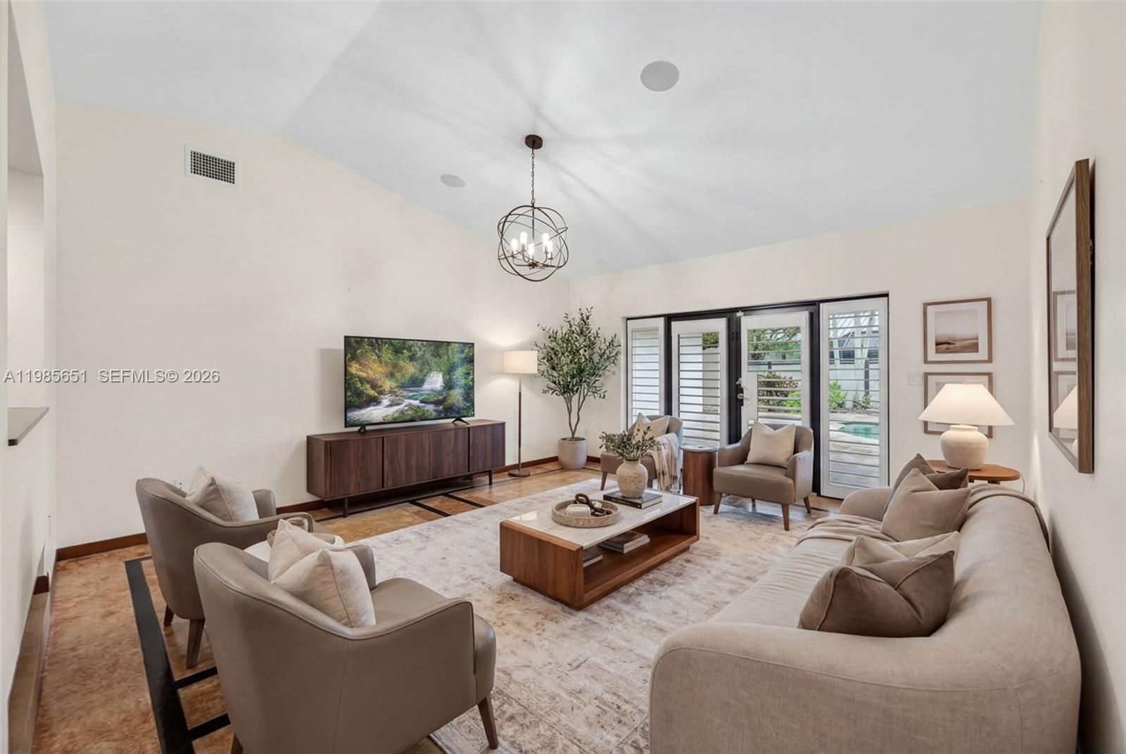 CLINTON GROVE ESTS - Residential