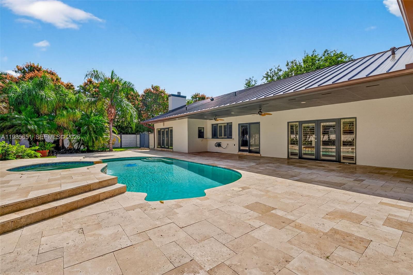 CLINTON GROVE ESTS - Residential