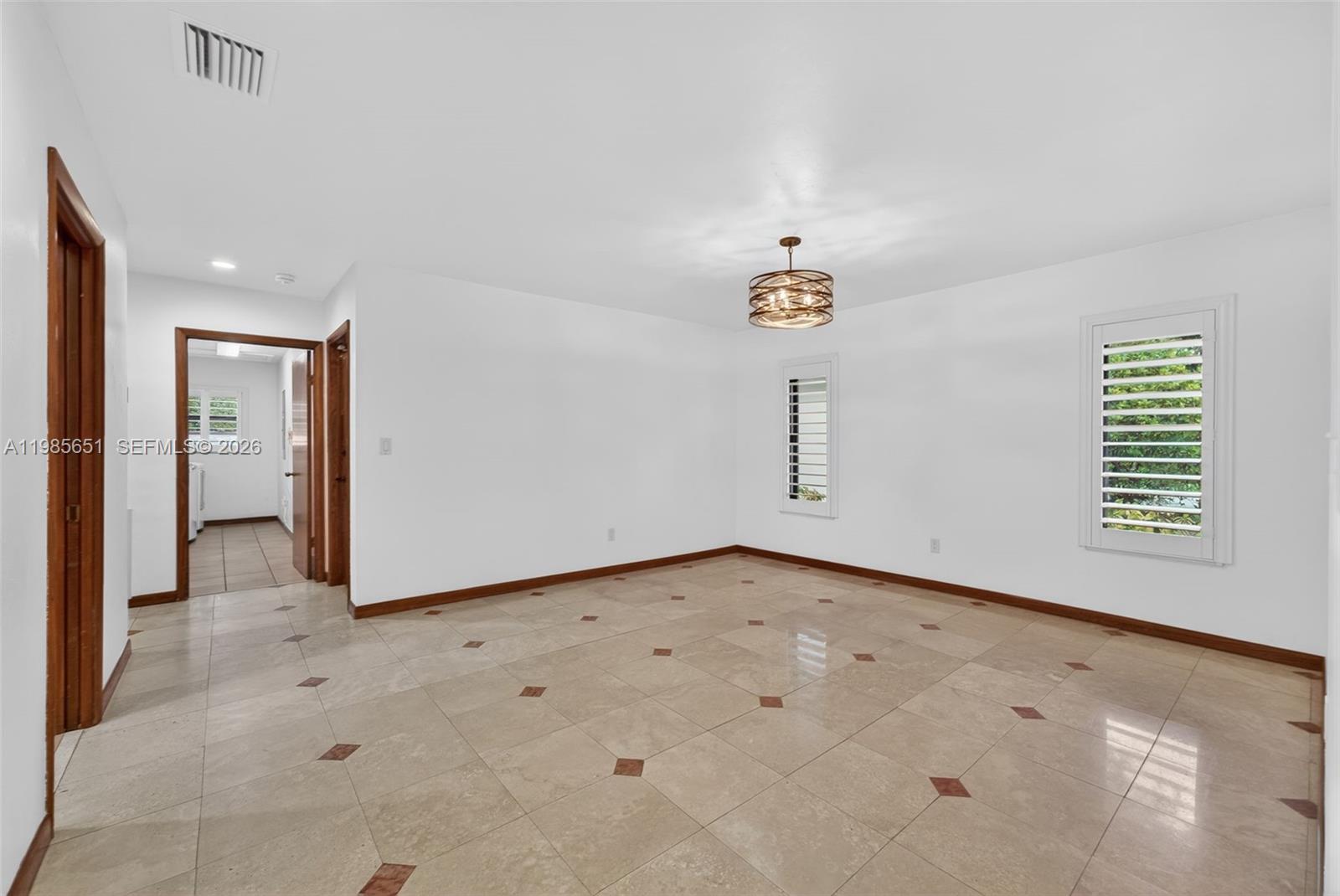 CLINTON GROVE ESTS - Residential