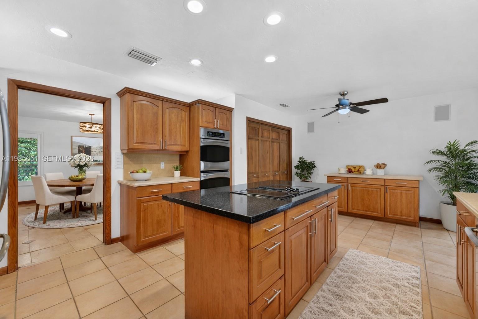 CLINTON GROVE ESTS - Residential