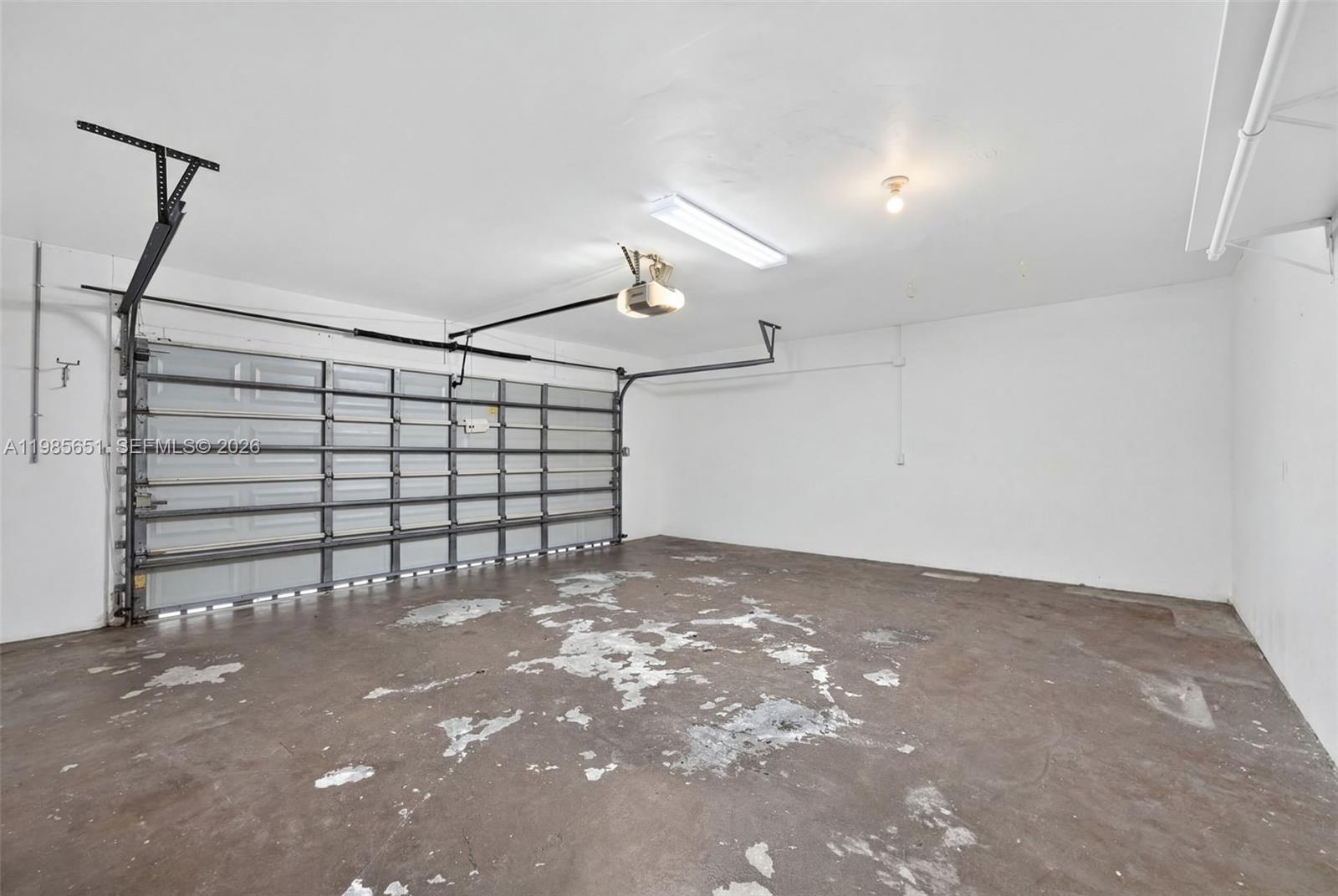 CLINTON GROVE ESTS - Residential