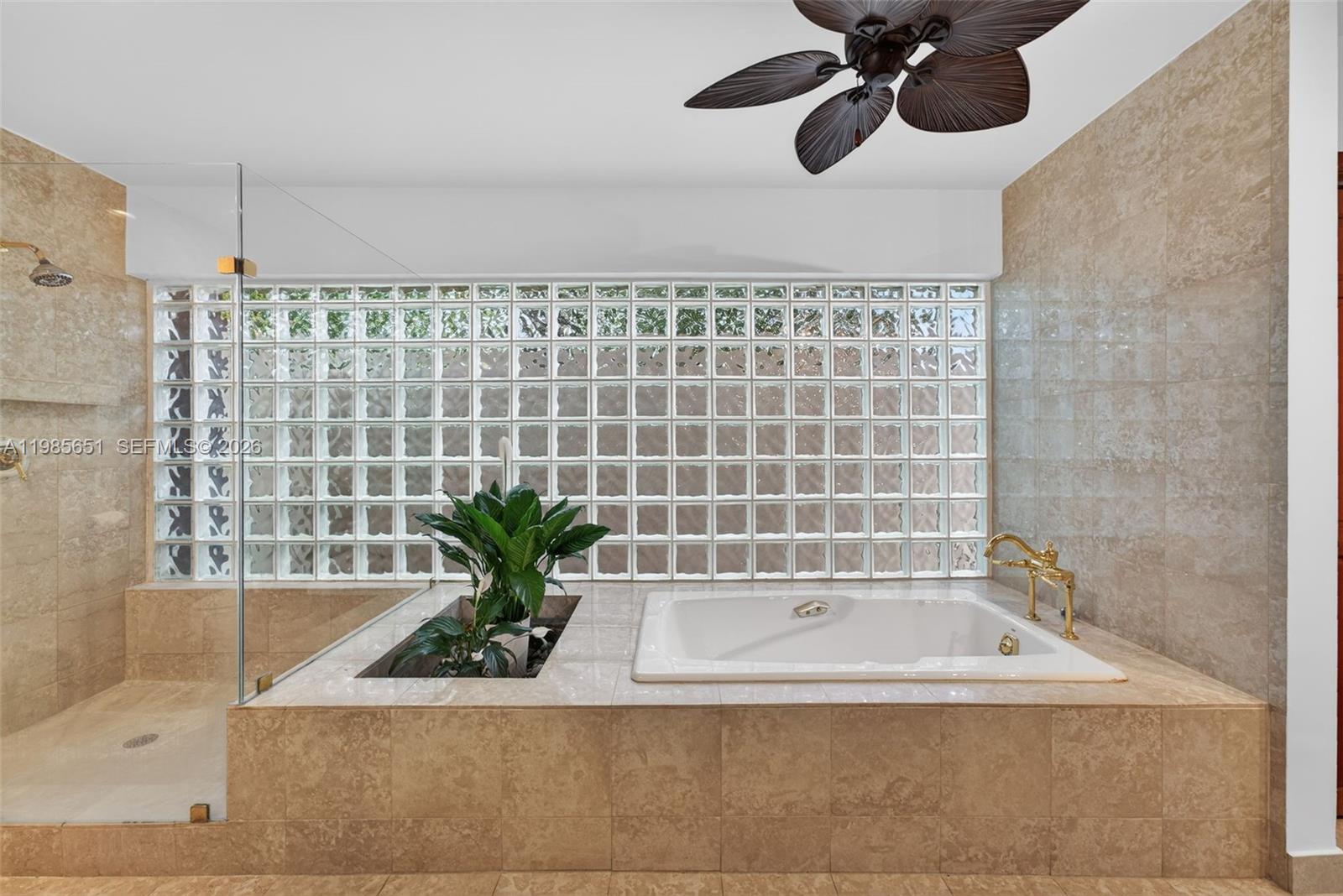 CLINTON GROVE ESTS - Residential