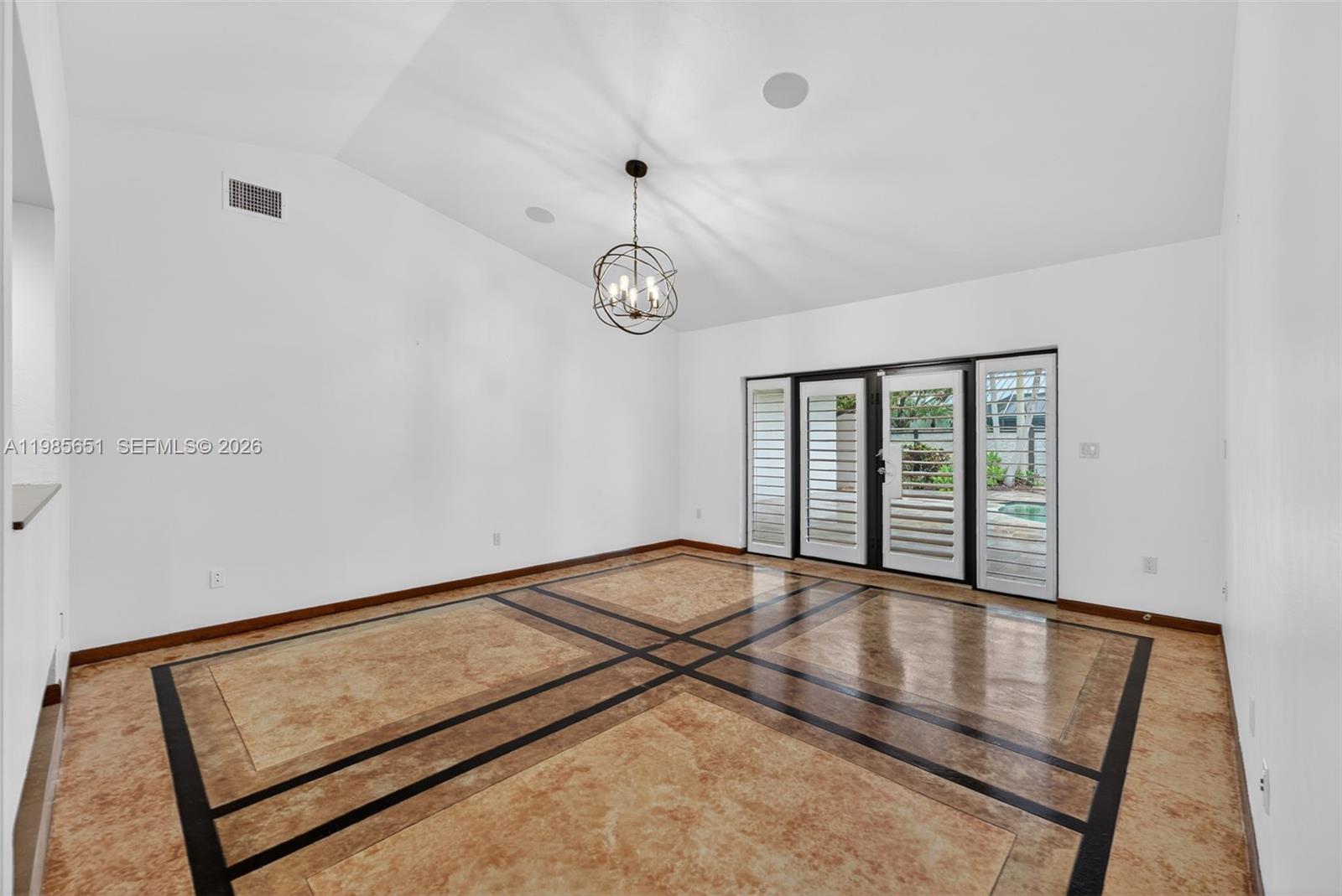 CLINTON GROVE ESTS - Residential