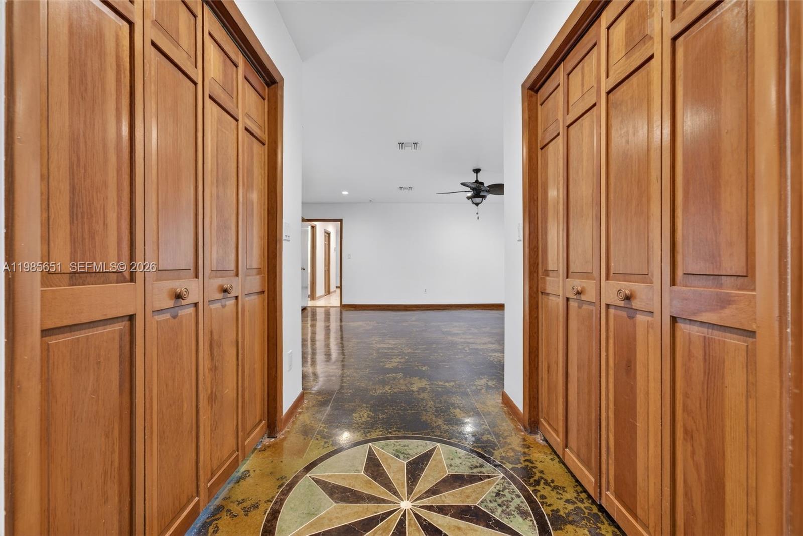 CLINTON GROVE ESTS - Residential