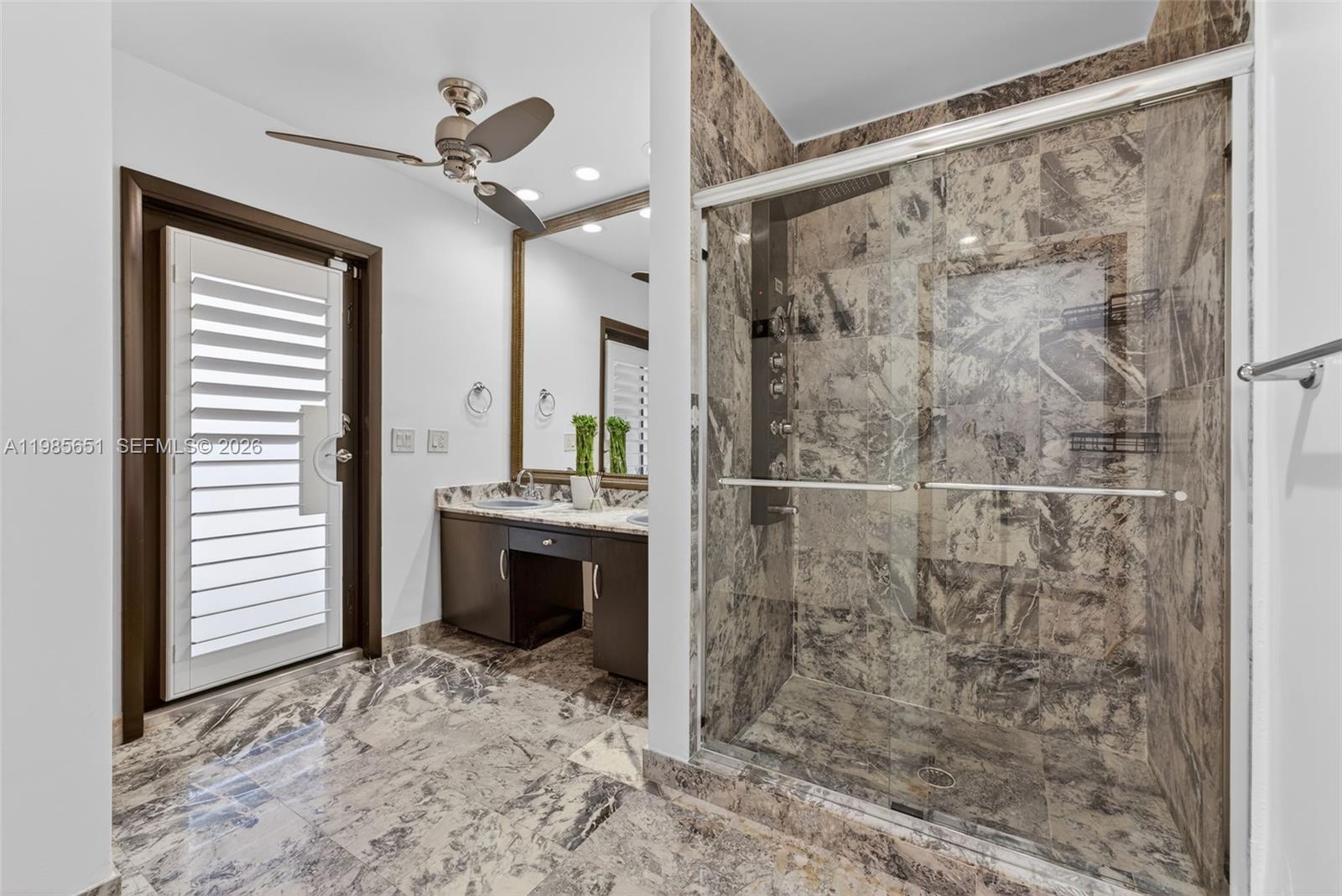 CLINTON GROVE ESTS - Residential