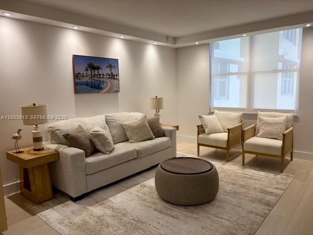 WAVE CONDO - Residential