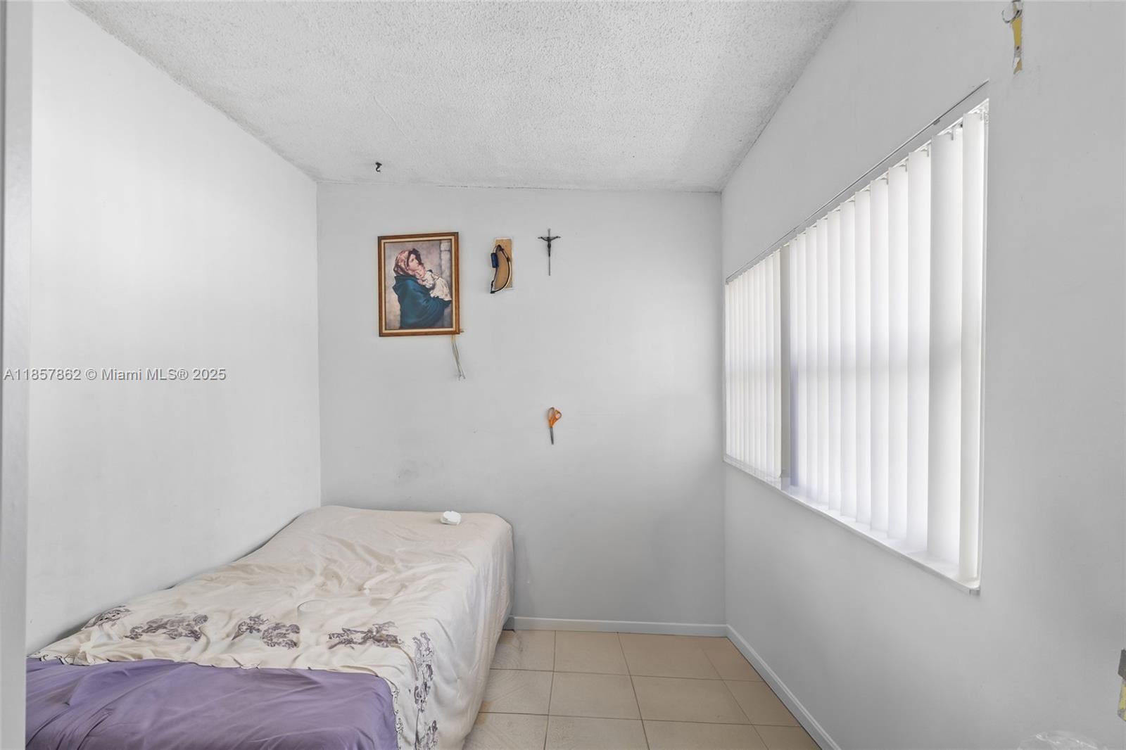 COLLIER ESTATES 3RD ADD - Residential