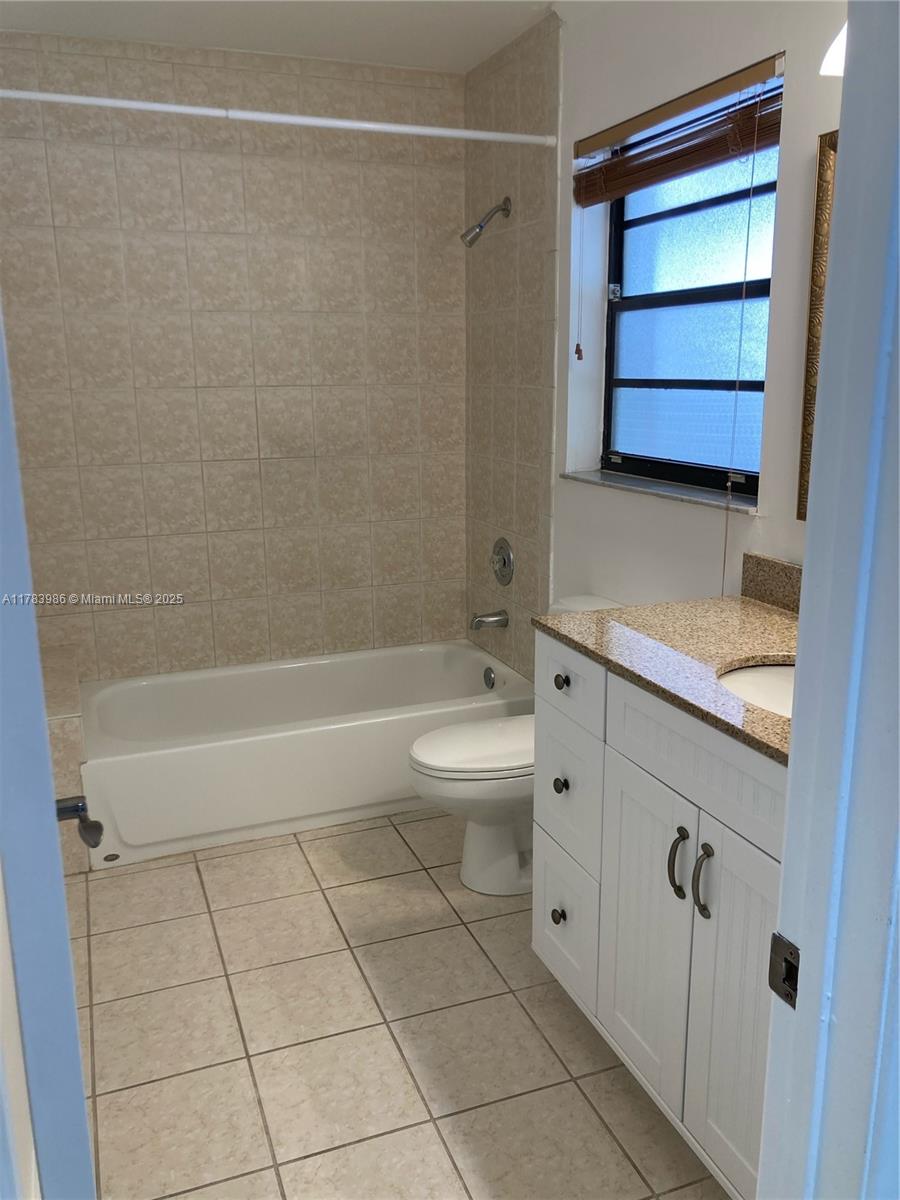 KENLAND BEND SOUTH - Residential Lease