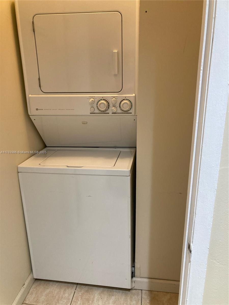 KENLAND BEND SOUTH - Residential Lease