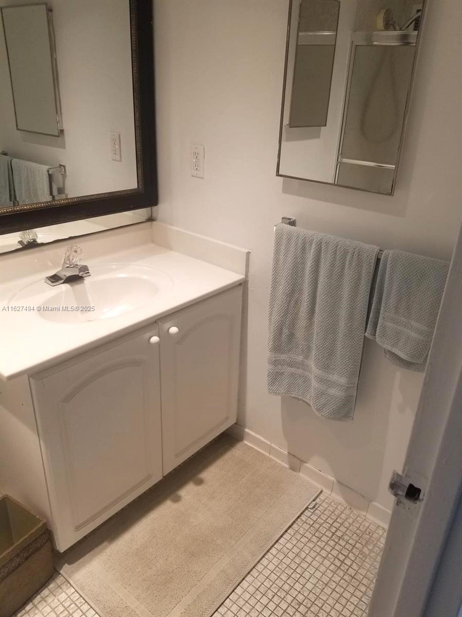 TIDES ON HOLLYWOOD BEACH - Residential Lease