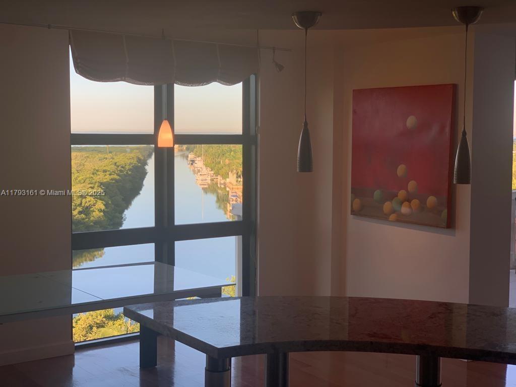 TOWERS OF KEY BISCAYNE CO - Residential Lease