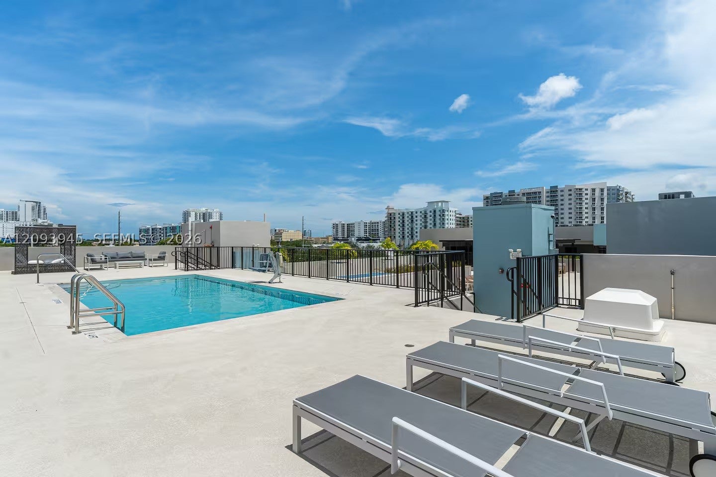 2201 Polk St 308