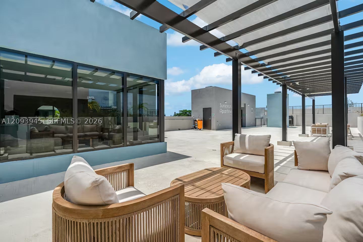 2201 Polk St 308