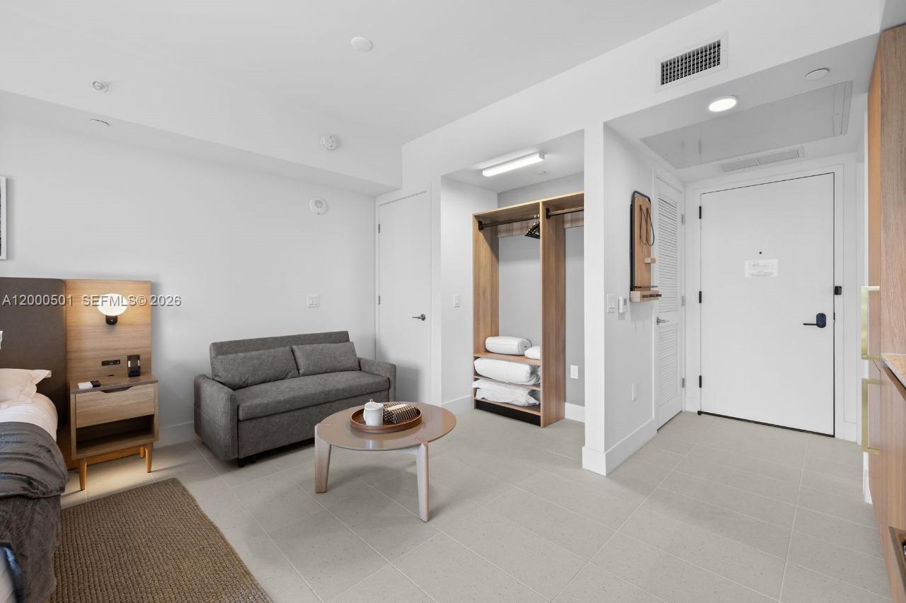 NATIIVO/ GALE RESIDENCES - Residential
