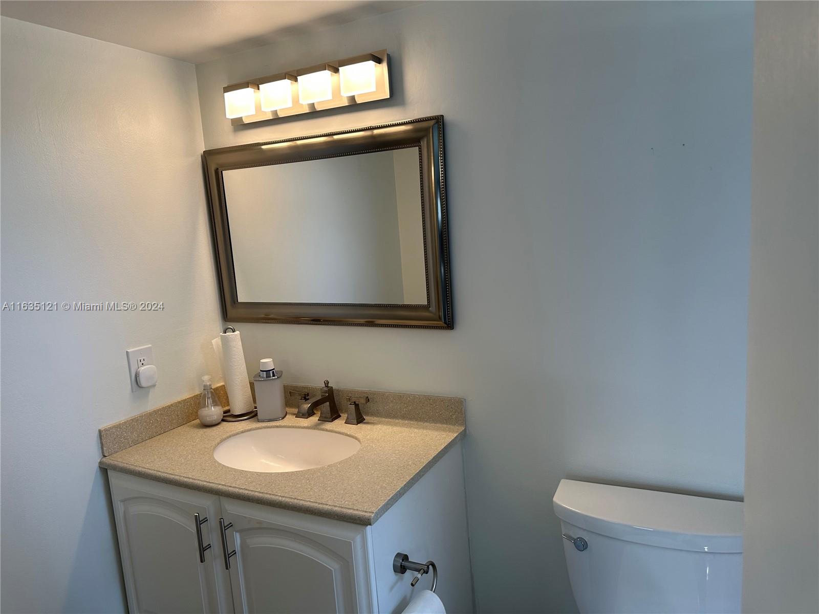 MEADOWBROOK LAKES VIEW CO - Residential