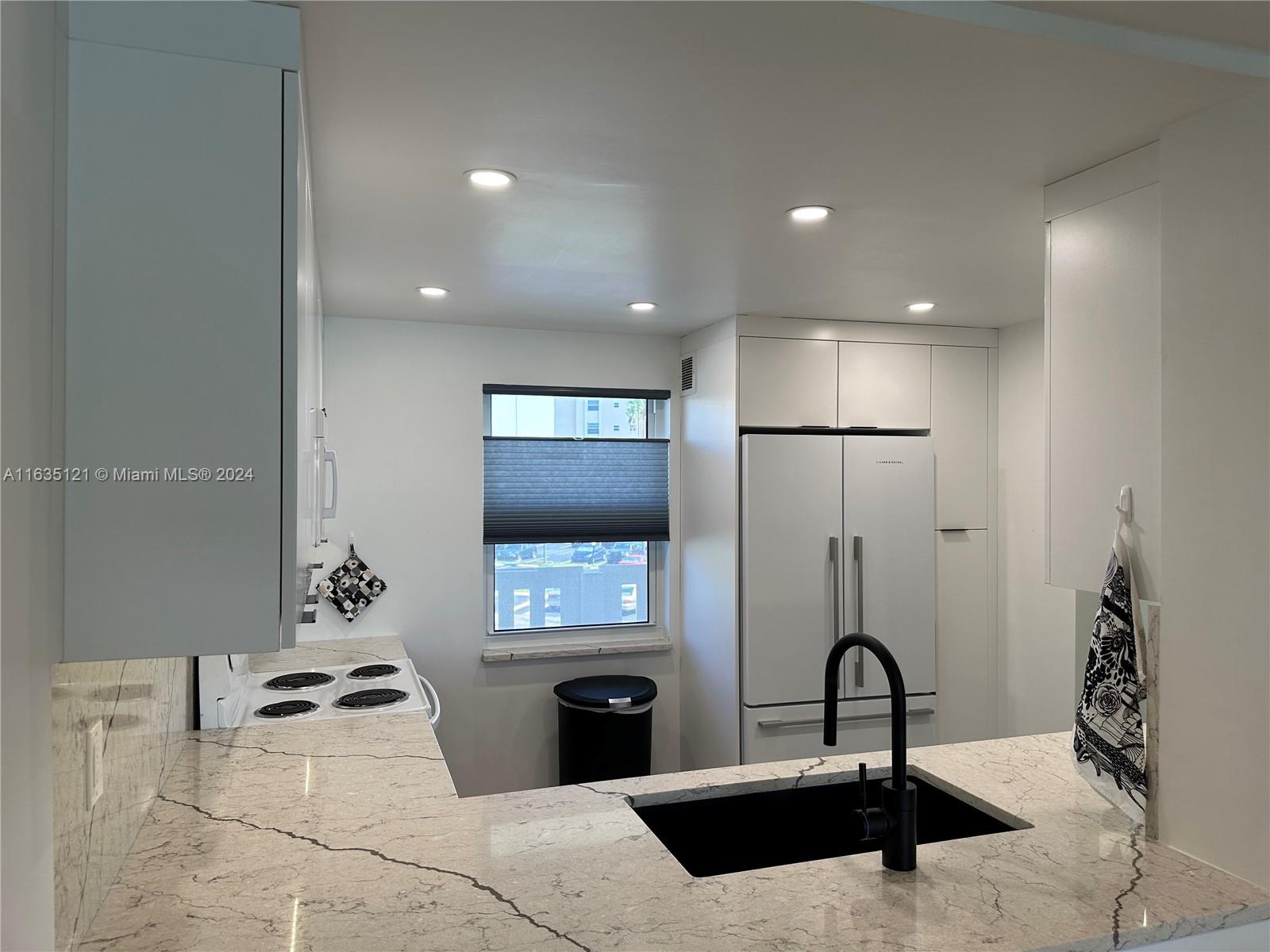 MEADOWBROOK LAKES VIEW CO - Residential