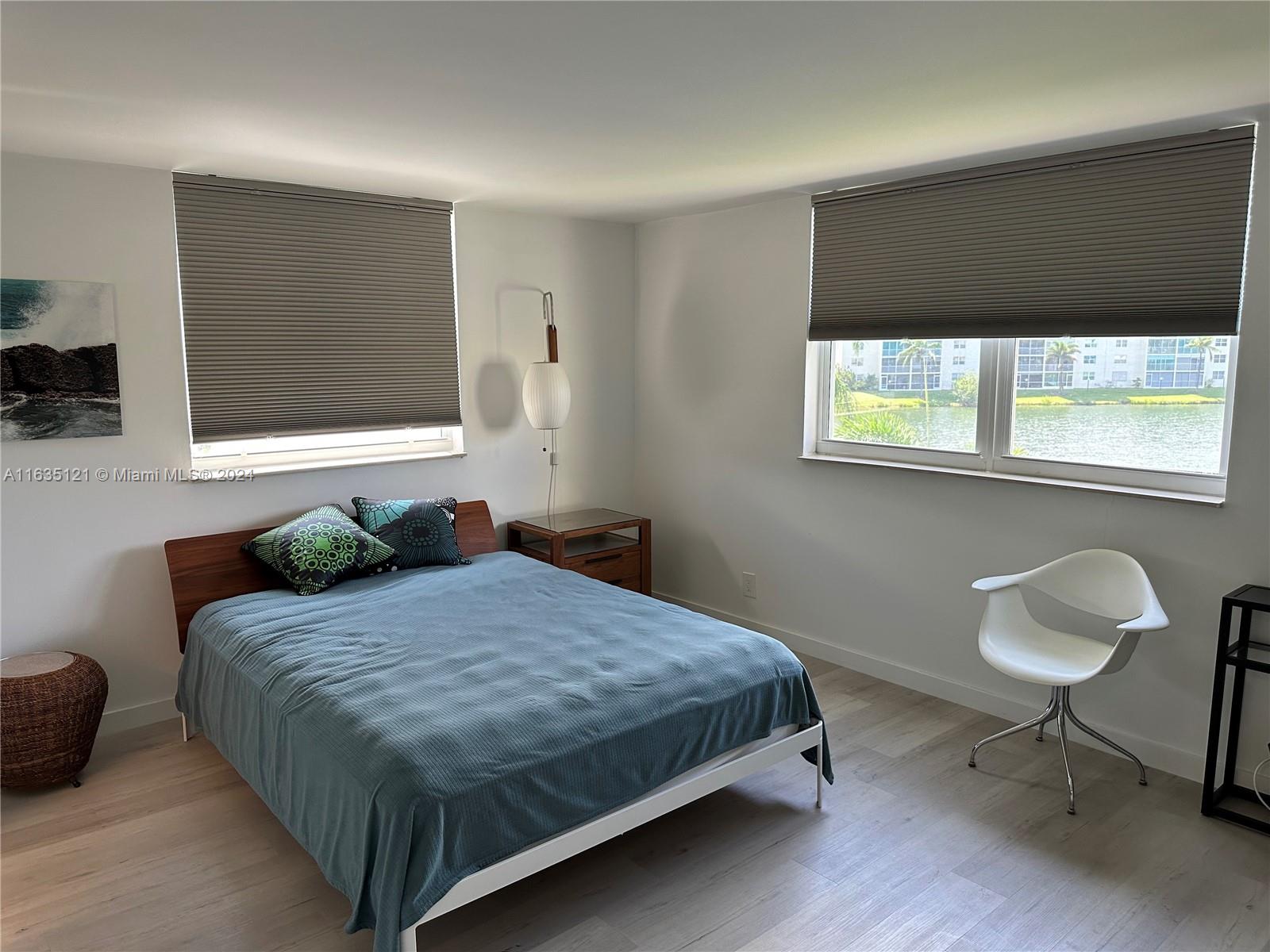 MEADOWBROOK LAKES VIEW CO - Residential