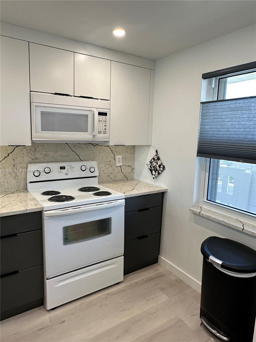 MEADOWBROOK LAKES VIEW CO - Residential
