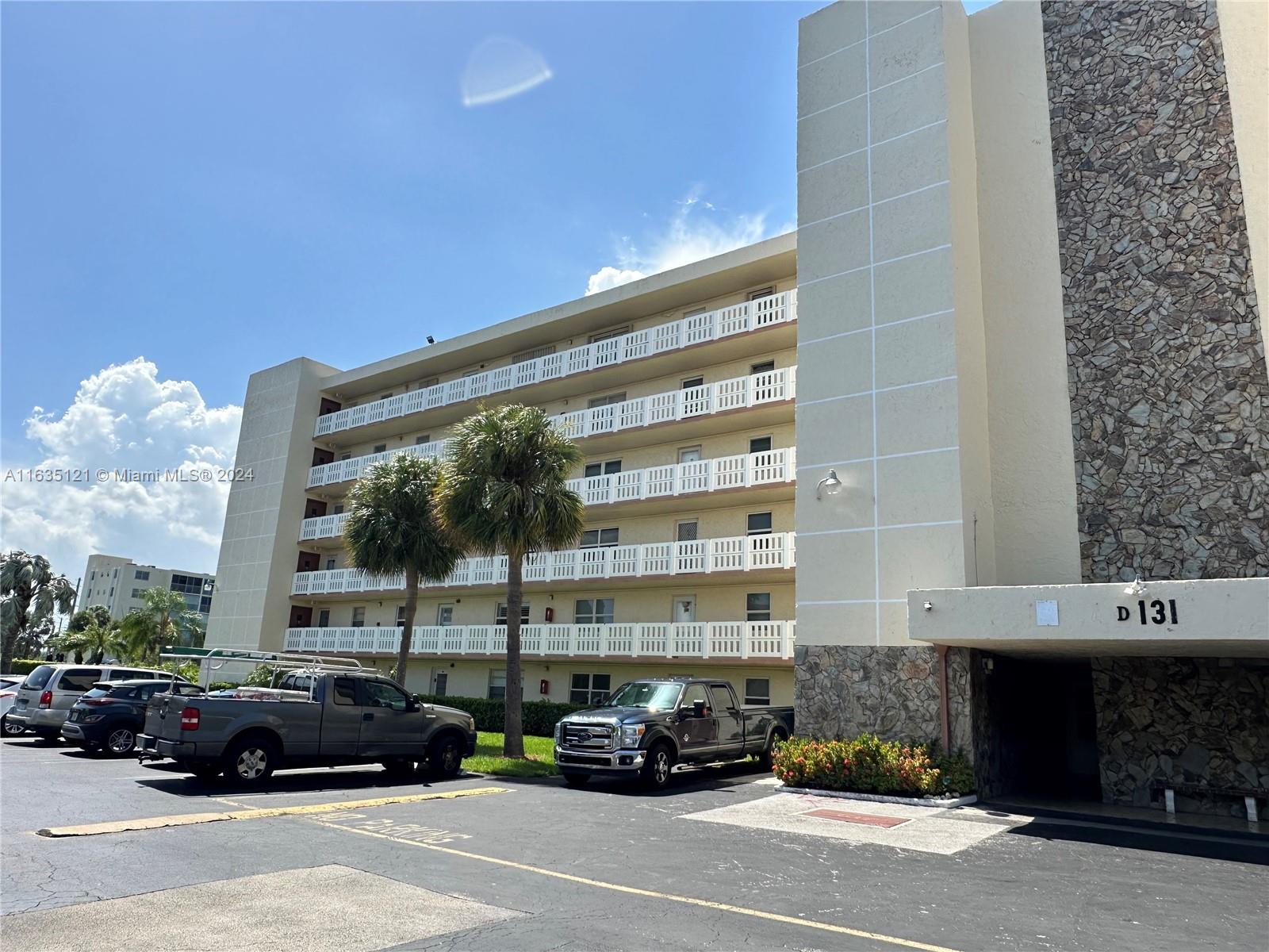 MEADOWBROOK LAKES VIEW CO - Residential