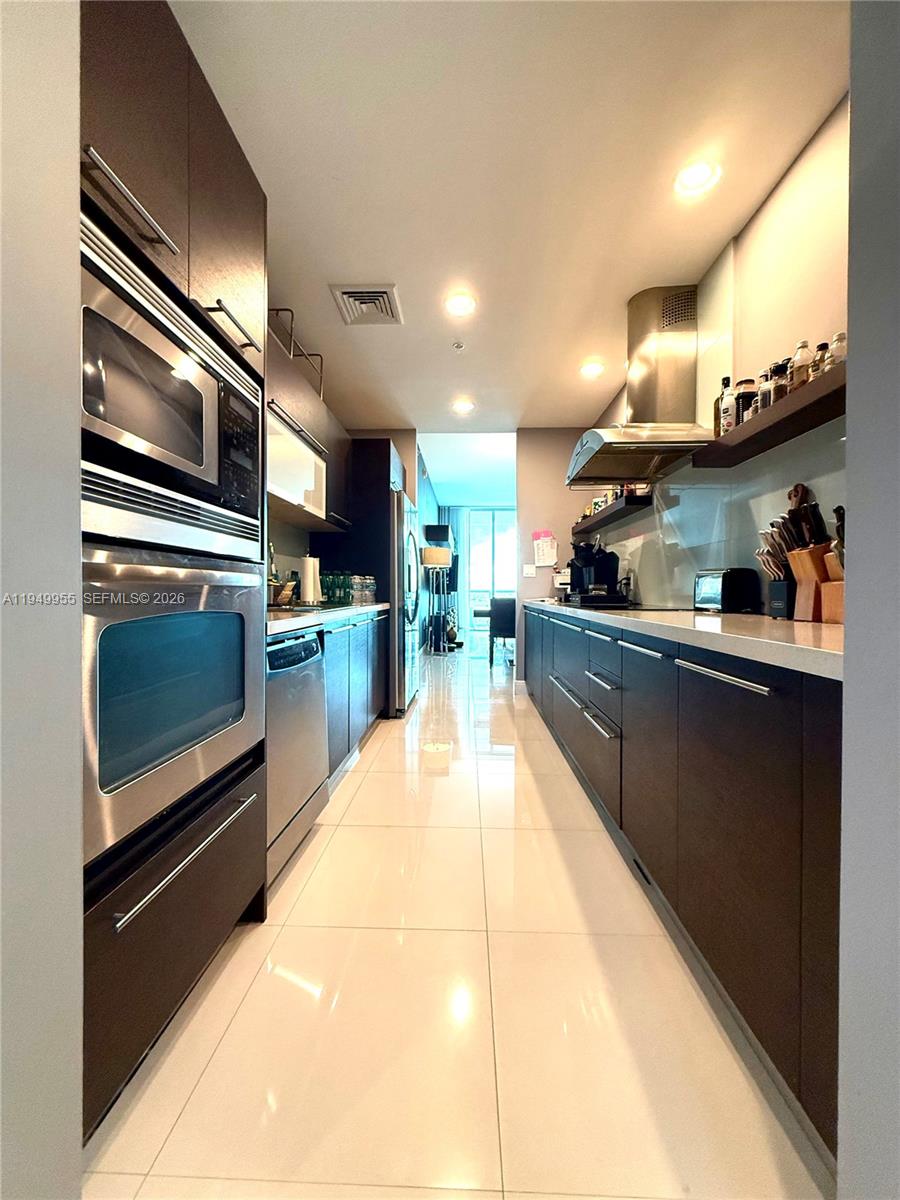 ELOQUENCE ON THE BAY COND - Residential