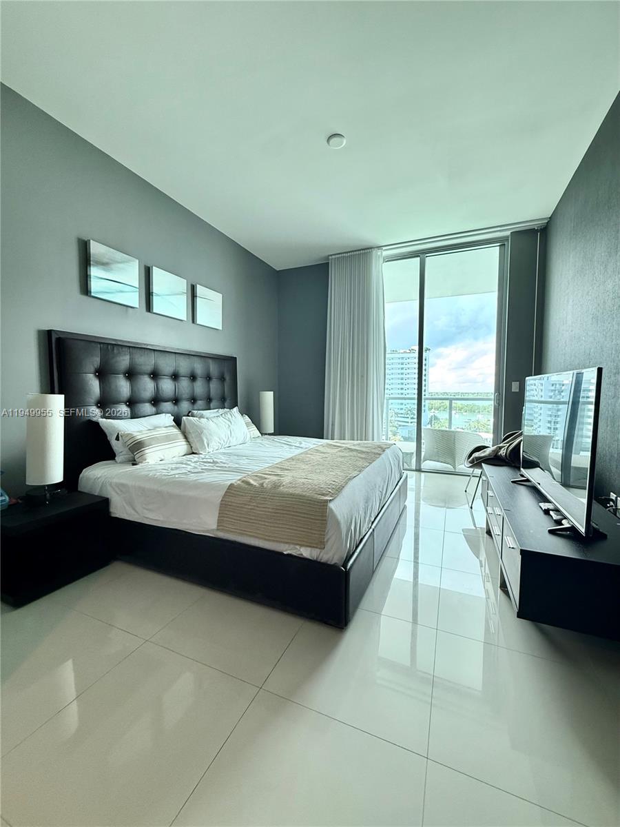 ELOQUENCE ON THE BAY COND - Residential