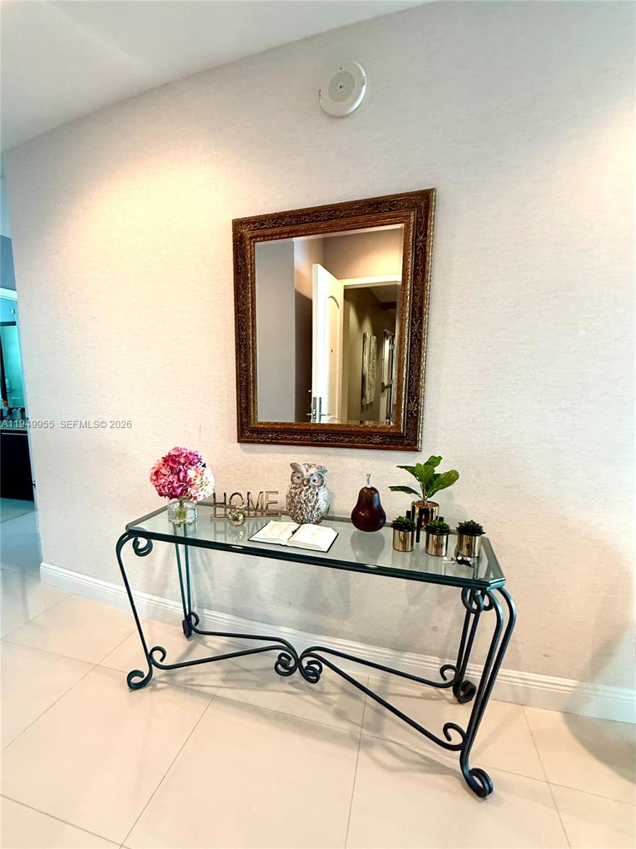 ELOQUENCE ON THE BAY COND - Residential